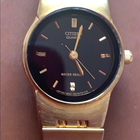 COPY - Woman citizen watch main image 6